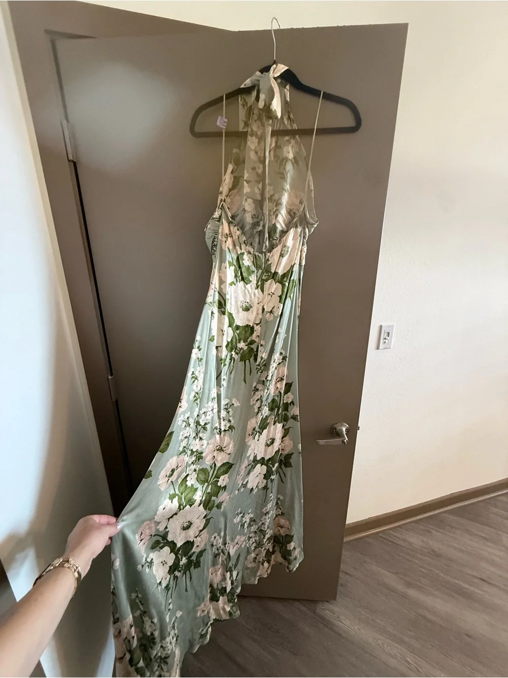 Reformation Sage Green Floral Backless Halter Maxi Dress - Worn Once! - Picture 3 of 3